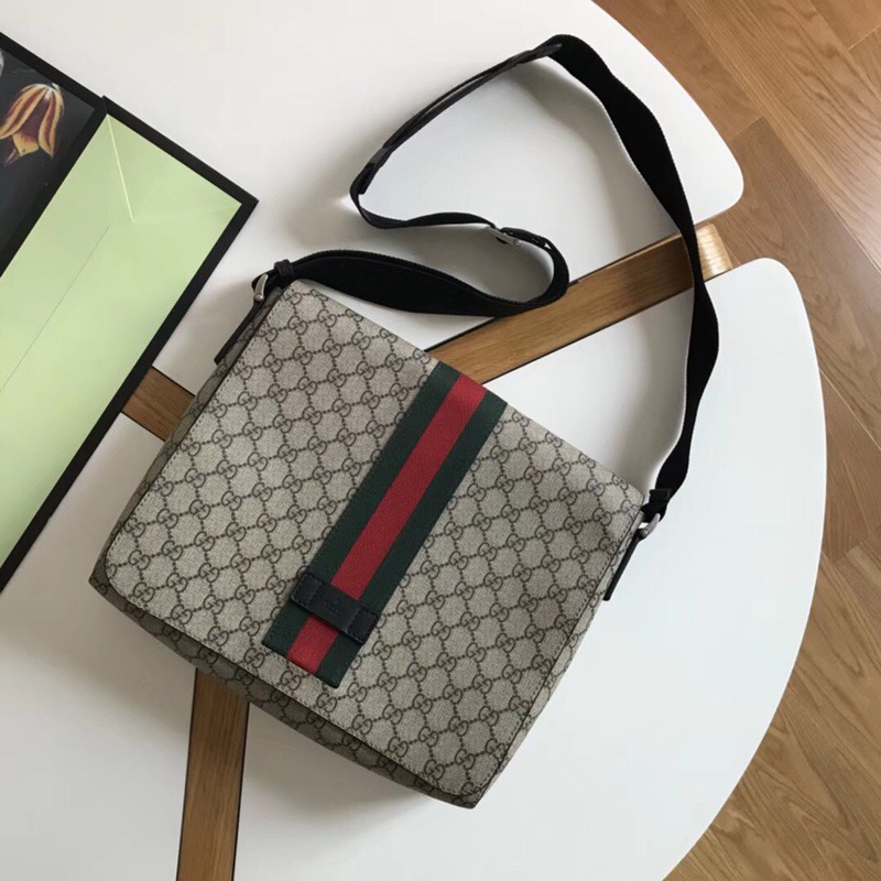 475432 Gucci GG Supreme高级人造革邮差包 Gucci男包 Gucci单肩斜挎包