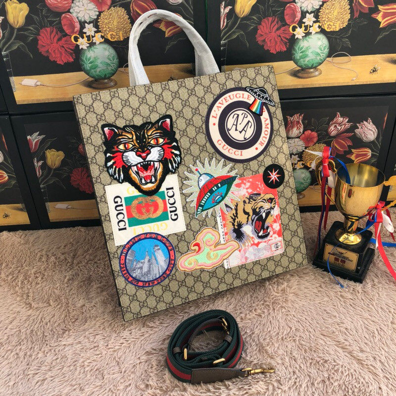 474084 Gucci Courrier系列 GG Supreme高级柔软人造帆布 购物袋 竖款