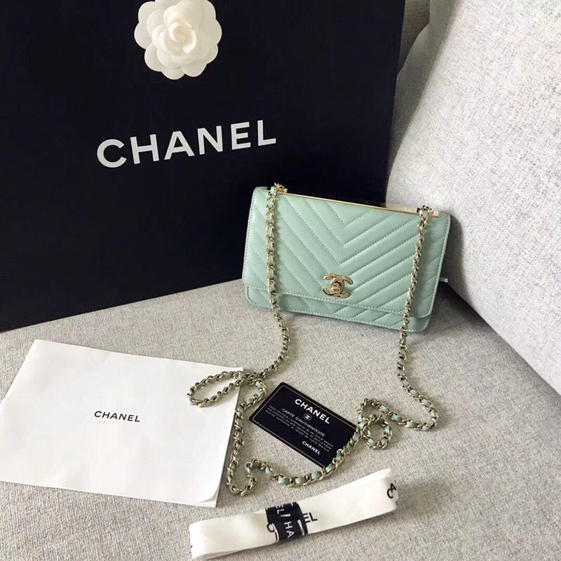 Chanel香奈儿WOC 链条包菱格纹漆皮羊皮单肩斜跨