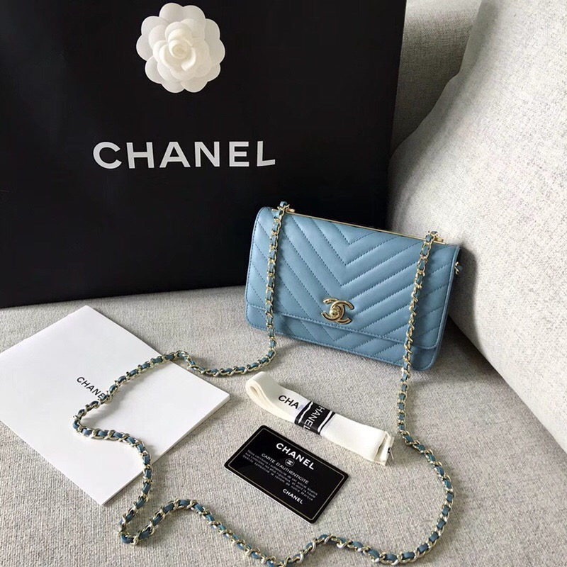 Chanel香奈儿WOC 链条包菱格纹漆皮羊皮单肩斜跨