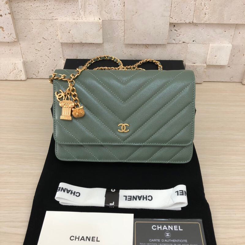 Chanel香奈儿WOC 链条包菱格纹漆皮羊皮单肩斜跨