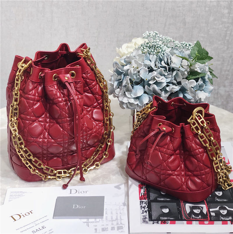 Dior/迪奥 2019年早春款 菱格羊皮水桶包 手提单肩斜挎包