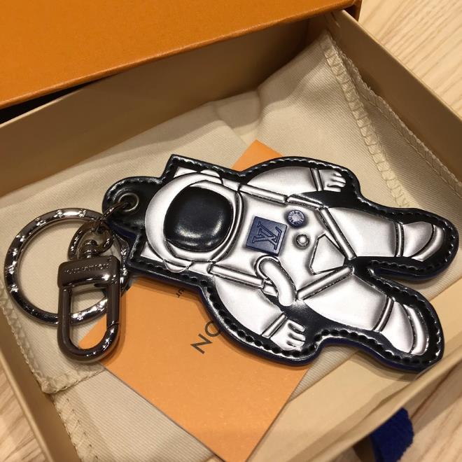 LV KEY CHAIN 