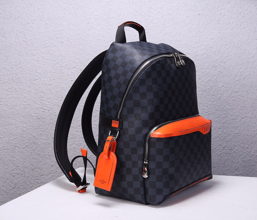 LV Discovery MENS BACKPACK Damier Cobalt Race N40157；SIZE:37x40x20CM