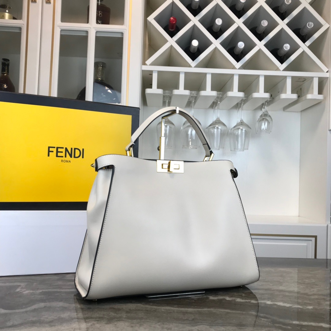 FENDI HANDBAG Peekaboo Essentially 1986 38-27-14cm 