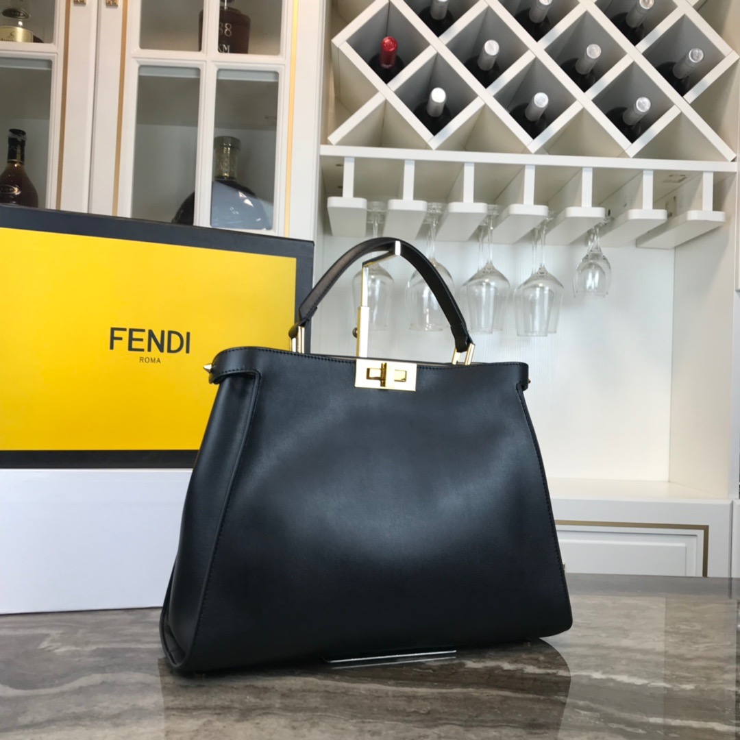 FENDI HANDBAG Peekaboo Essentially 1986 38-27-14cm 