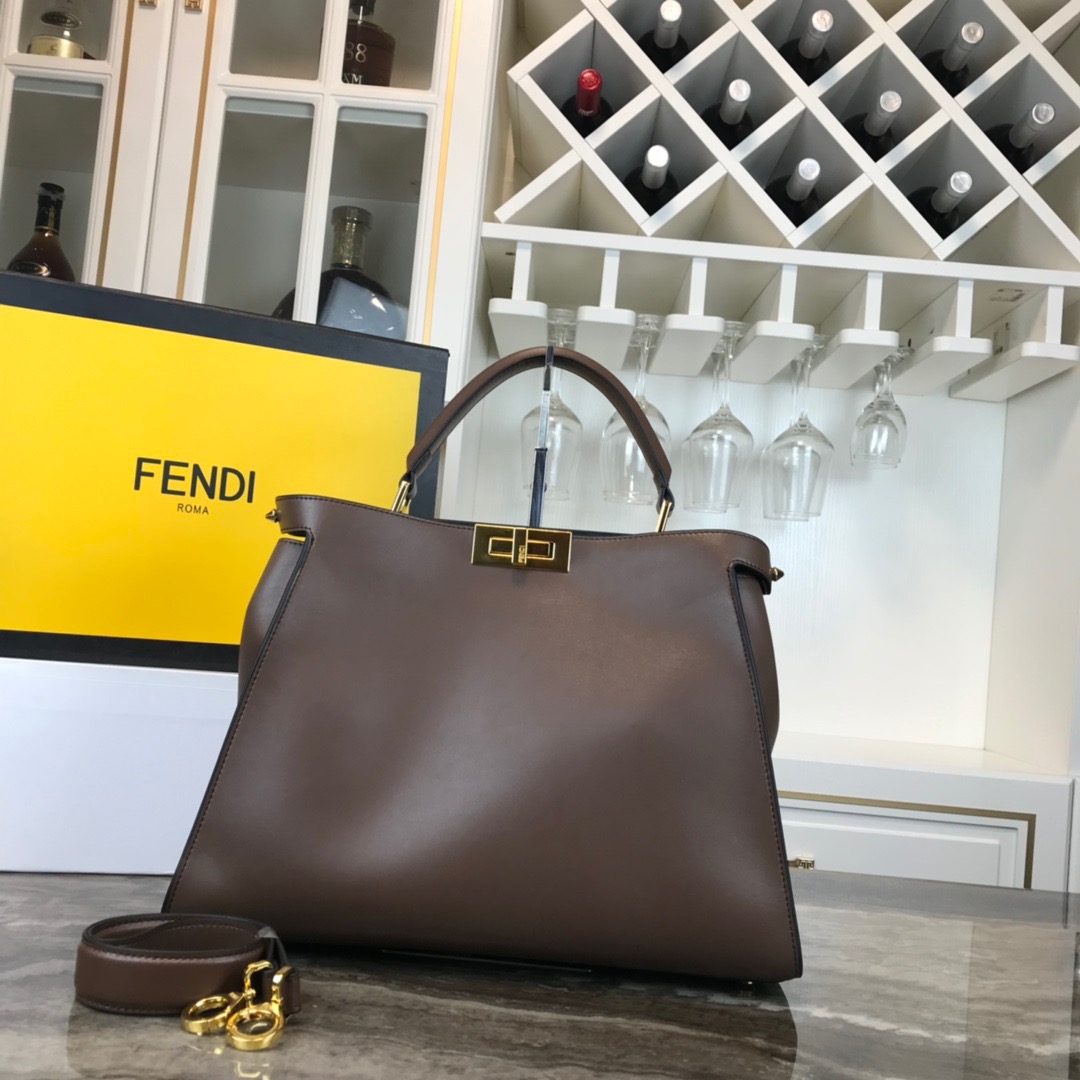 FENDI HANDBAG Peekaboo Essentially 1986 38-27-14cm 