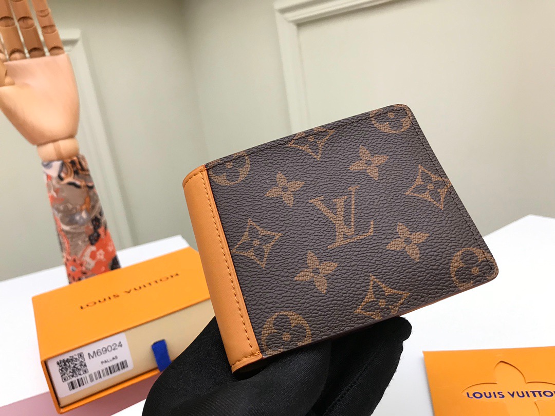 LV Multiple WALLET M69024 11.5 x 9.0 x 1.5 cm 