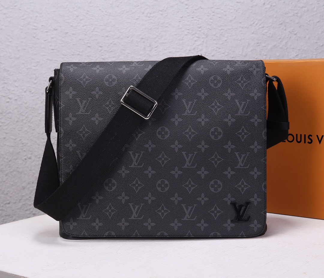 LV MENS MESSENGER BAG District Ｍ44001 31x27x8CM