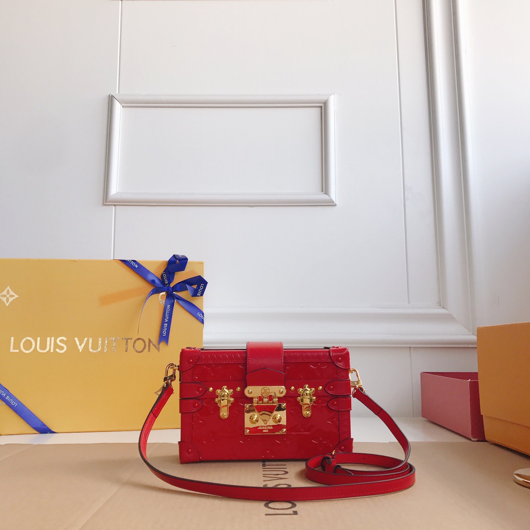 LV PETITE MALLE CLUTCH HANDBAG