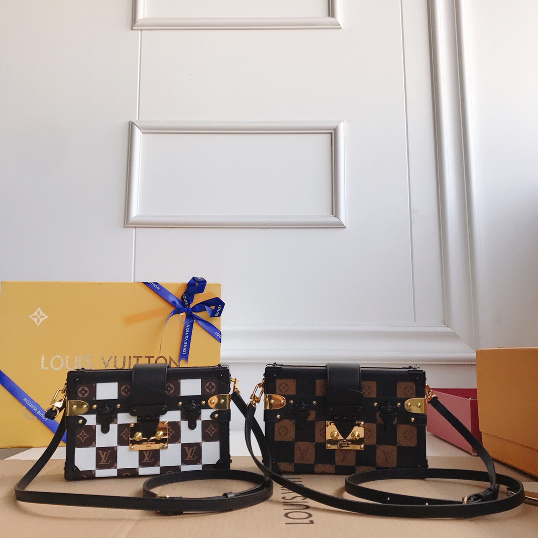 LV PETITE MALLE CLUTCH HANDBAG