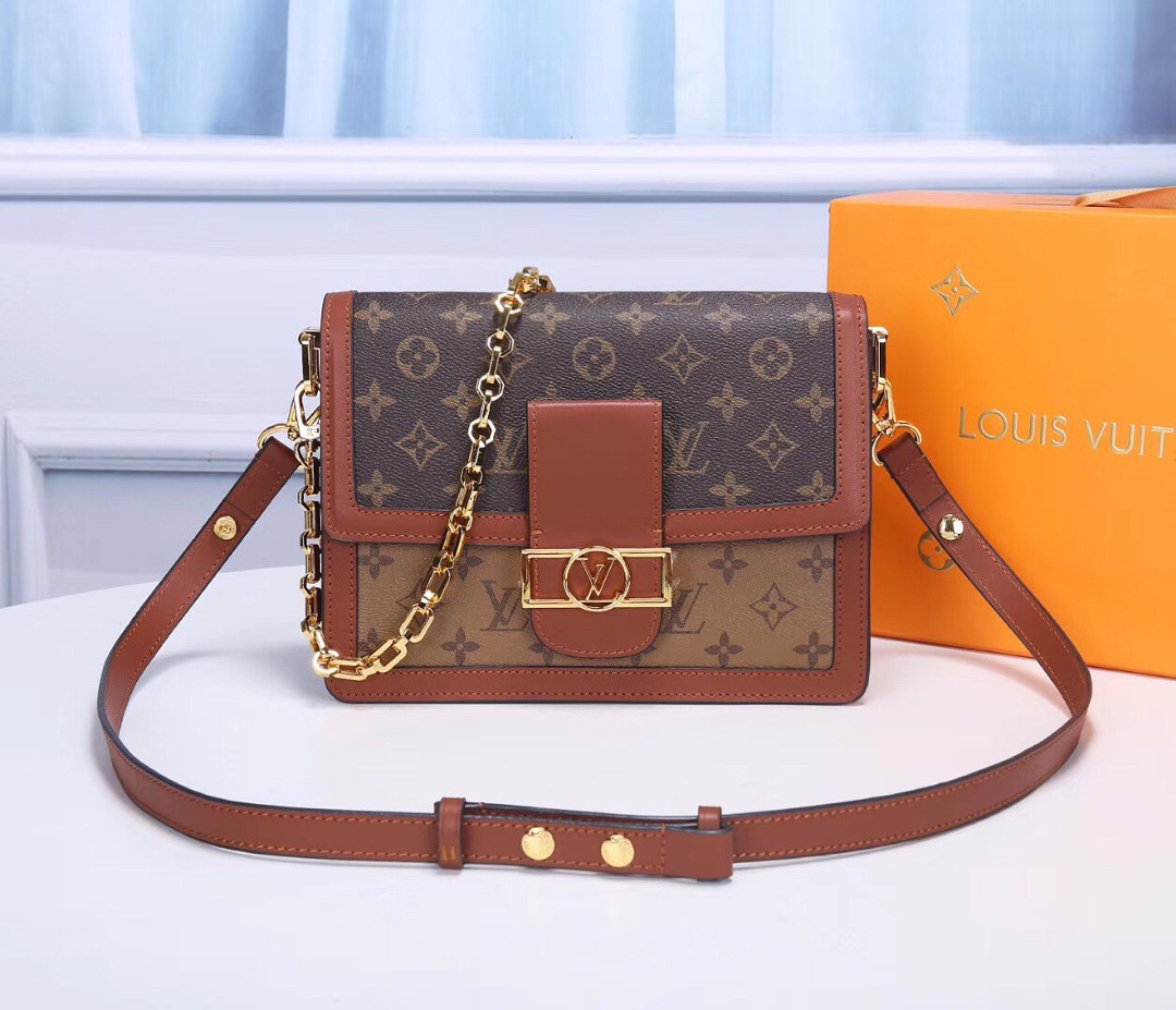 LV M44391 it-bag Nicolas Ghesquière Dauphine HANDBAG Monogram Reverse 25x 17x 10.5 cm 