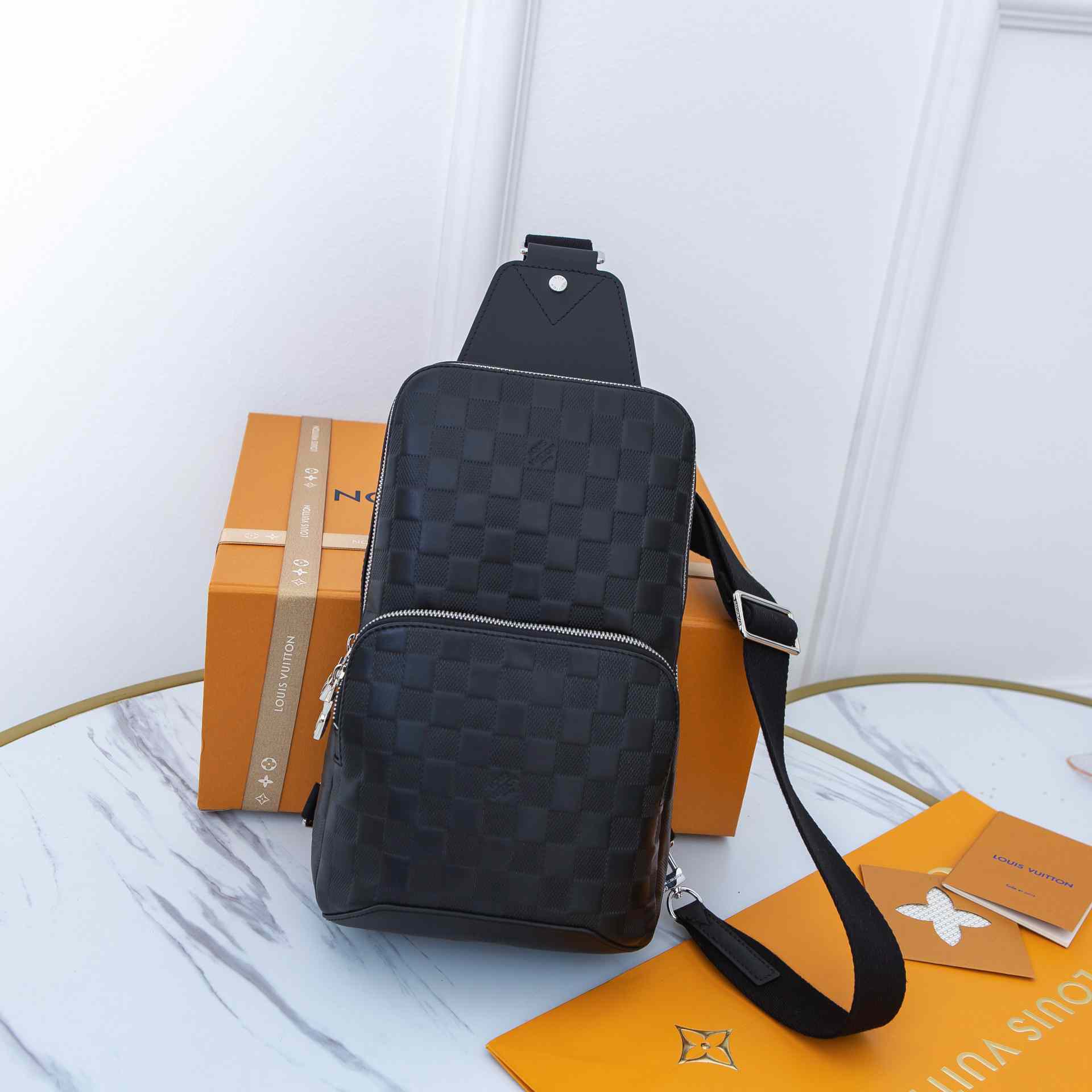 LV N41720 Damier Infini Damier Graphite Avenue SLING BAG 20X31X10cm