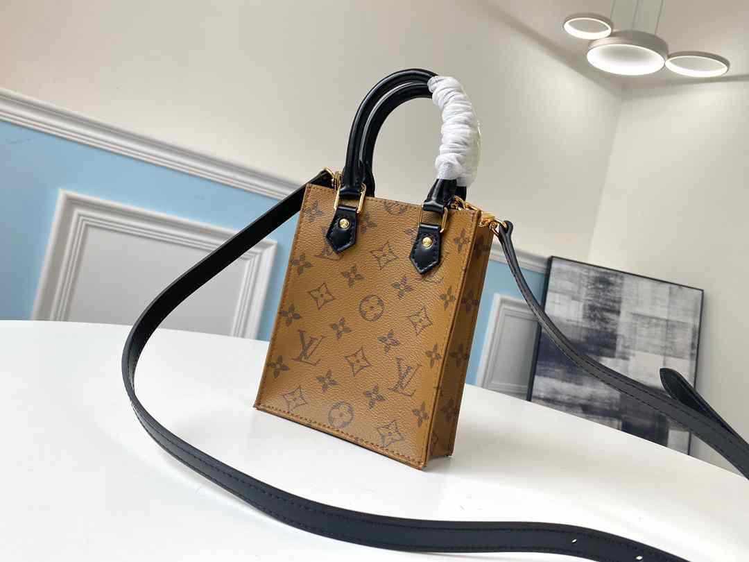 LV HANDBAG MINI ONTHEGO M69846 17.0 x 14.0 x 5.5 cm 