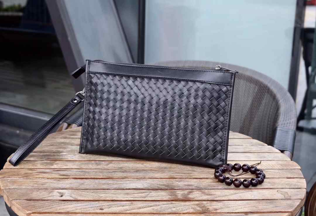 BRAND POUCH CLUTCH