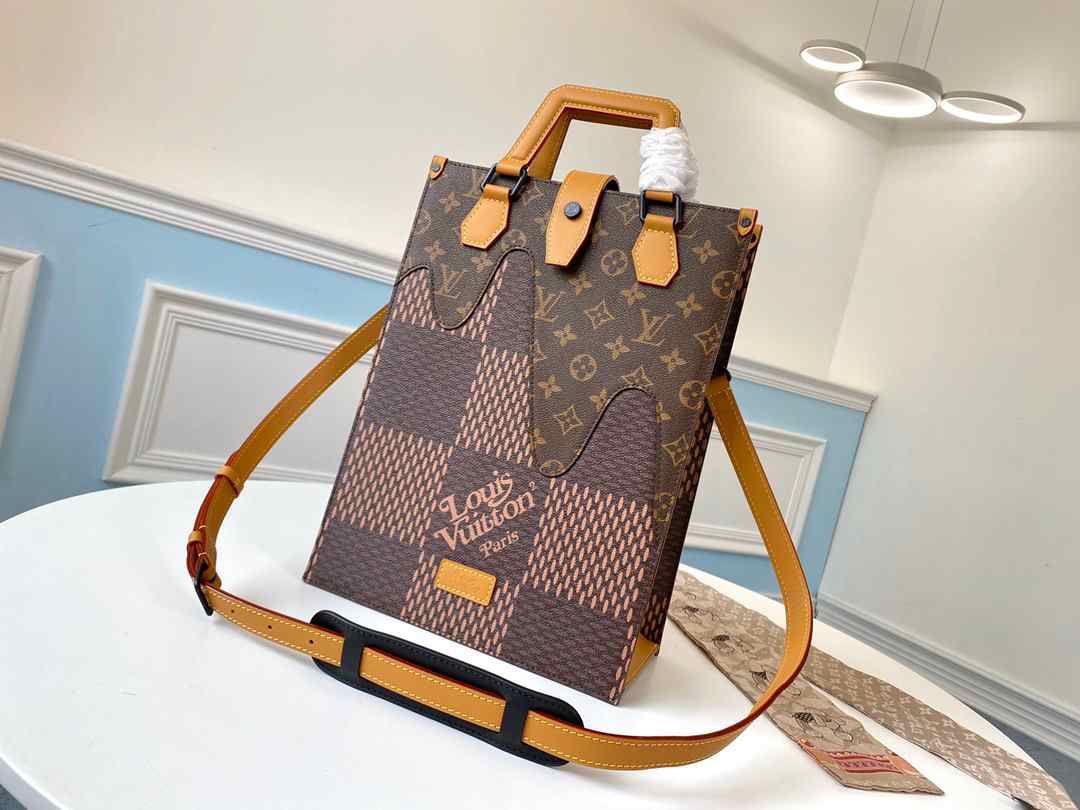 LV NIGO M49981 26*35.5*12cm 