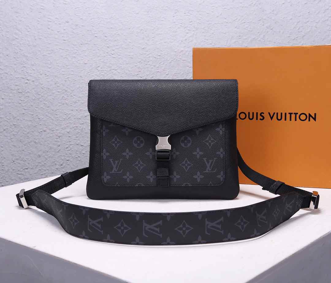 LV mens bag Outdoor Flap M30413 28x22x3CM Taigarama