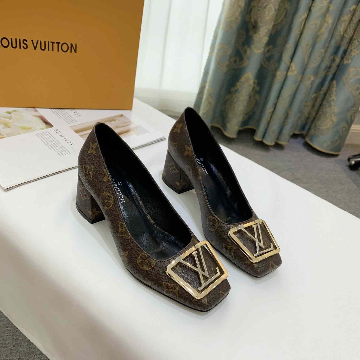 LV WOMENS SHOES