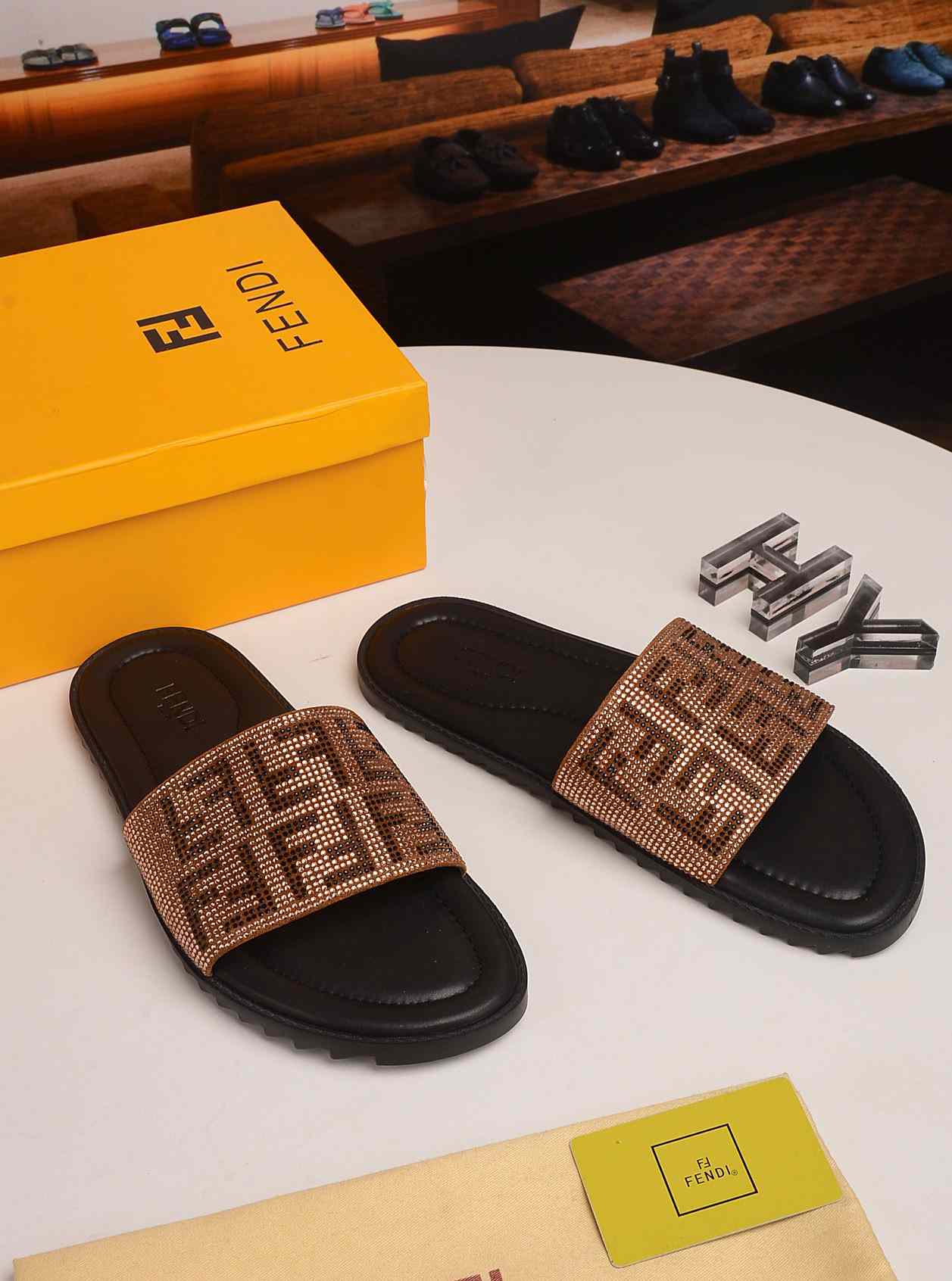 FENDI SLIPPERS 