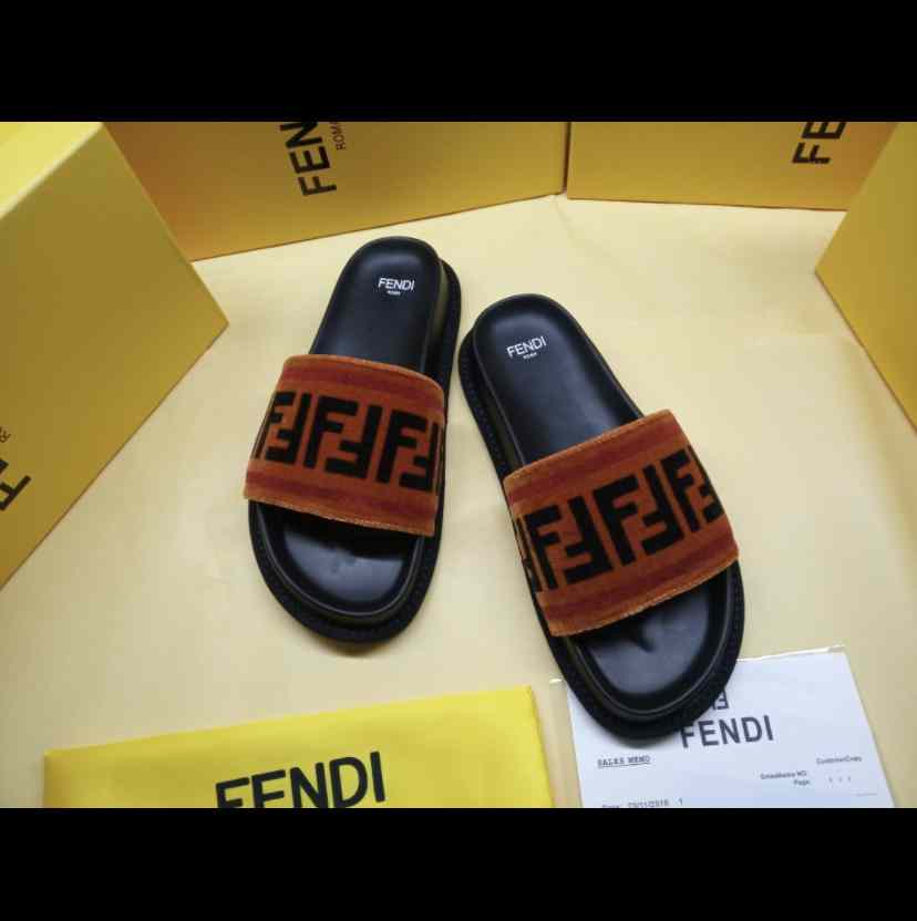 FENDI SLIPPERS 