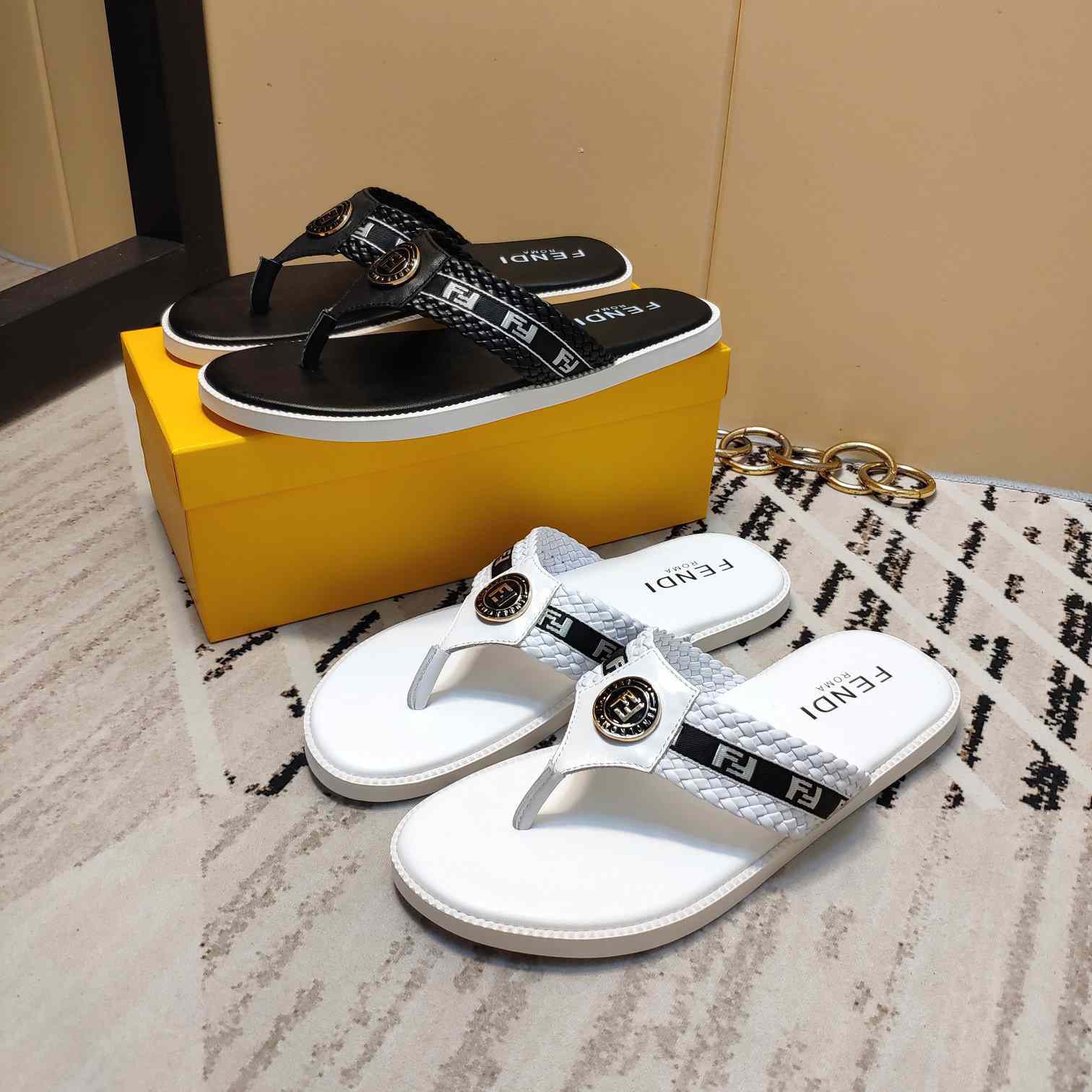 FENDI SLIPPERS 