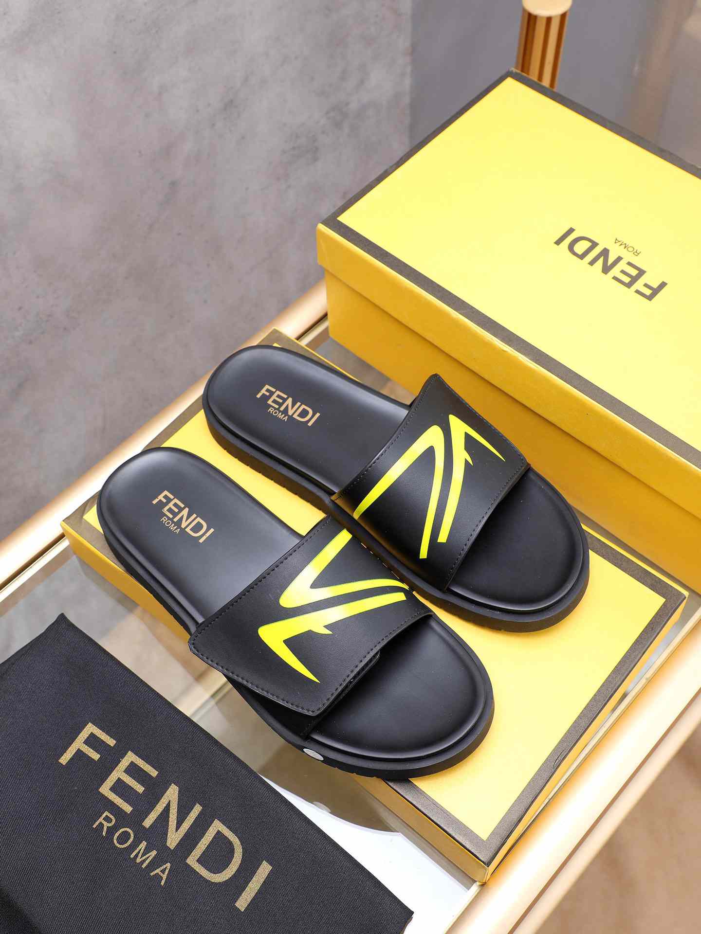 FENDI SLIPPERS 