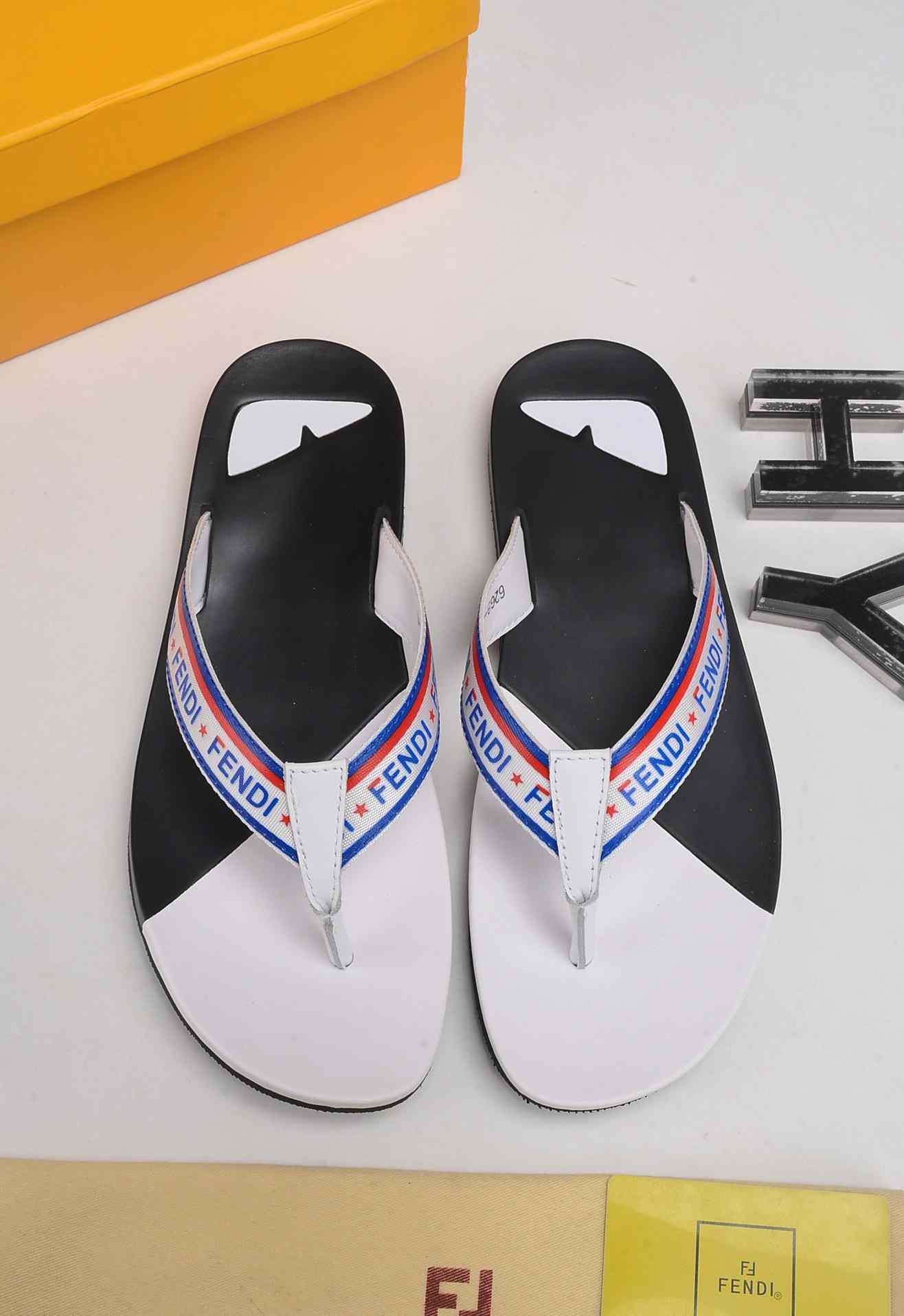 FENDI SLIPPERS 