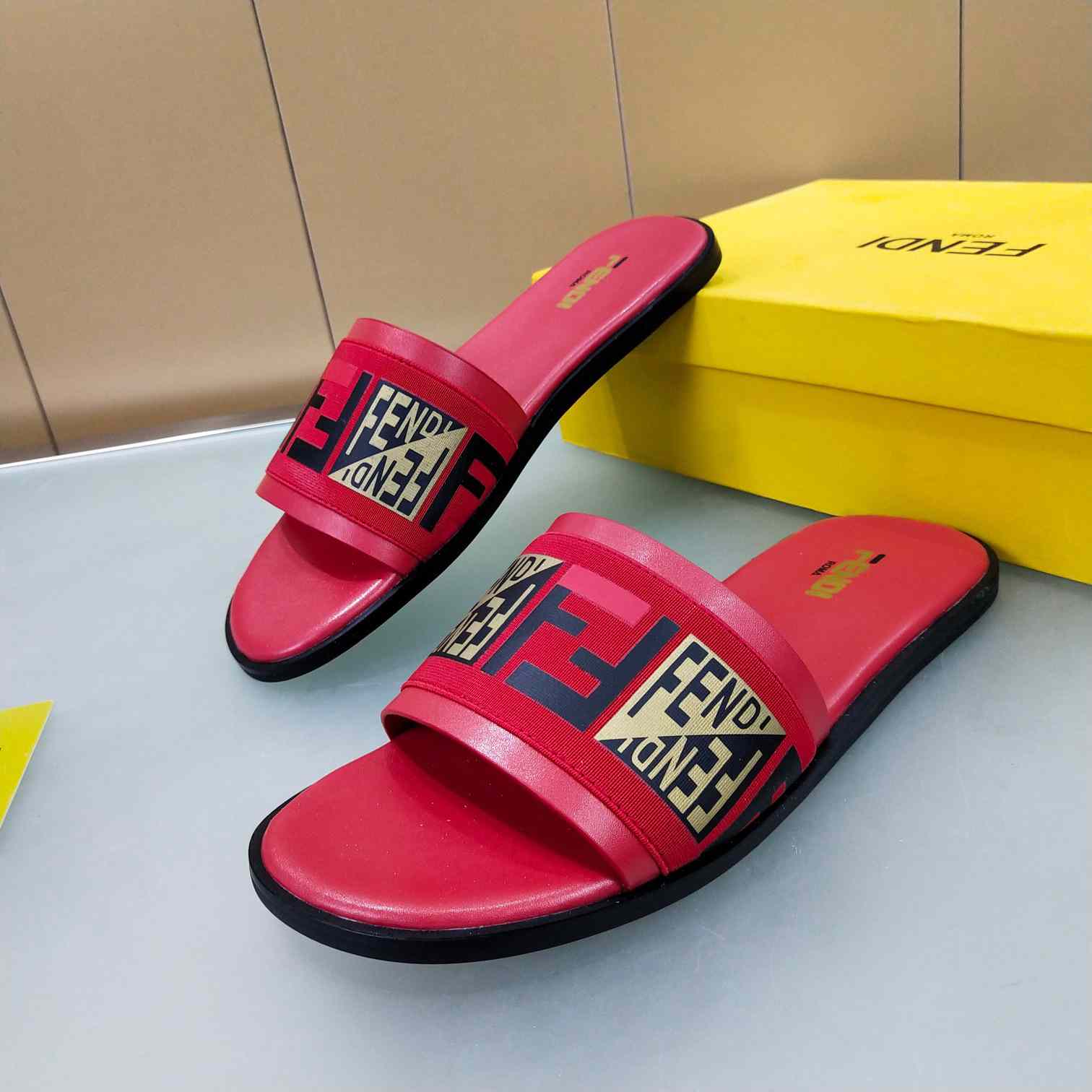 FENDI SLIPPERS 