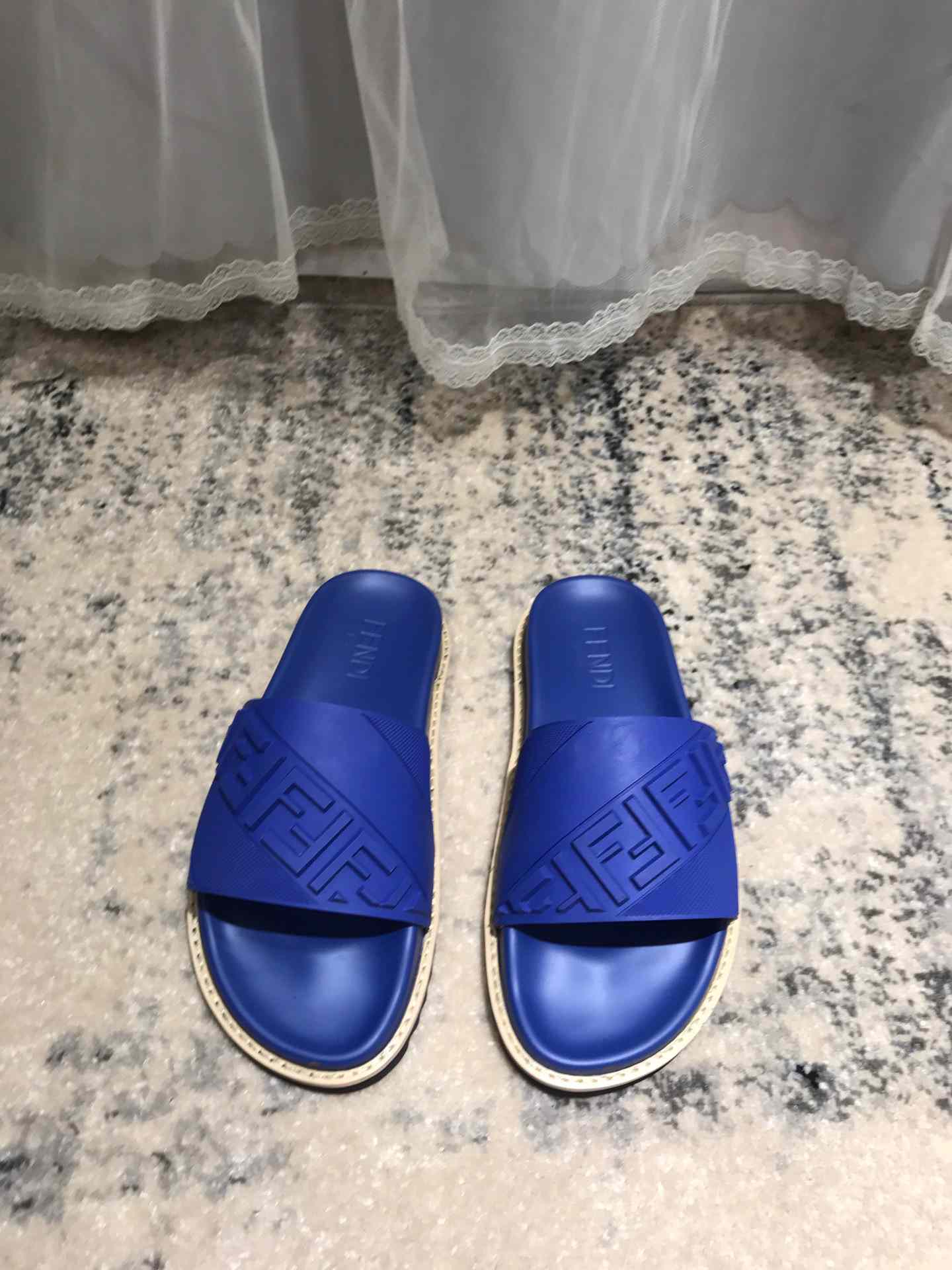 FENDI SLIPPERS 