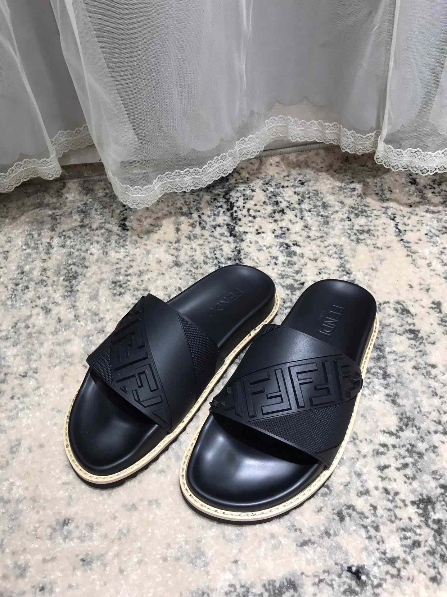 FENDI SLIPPERS 