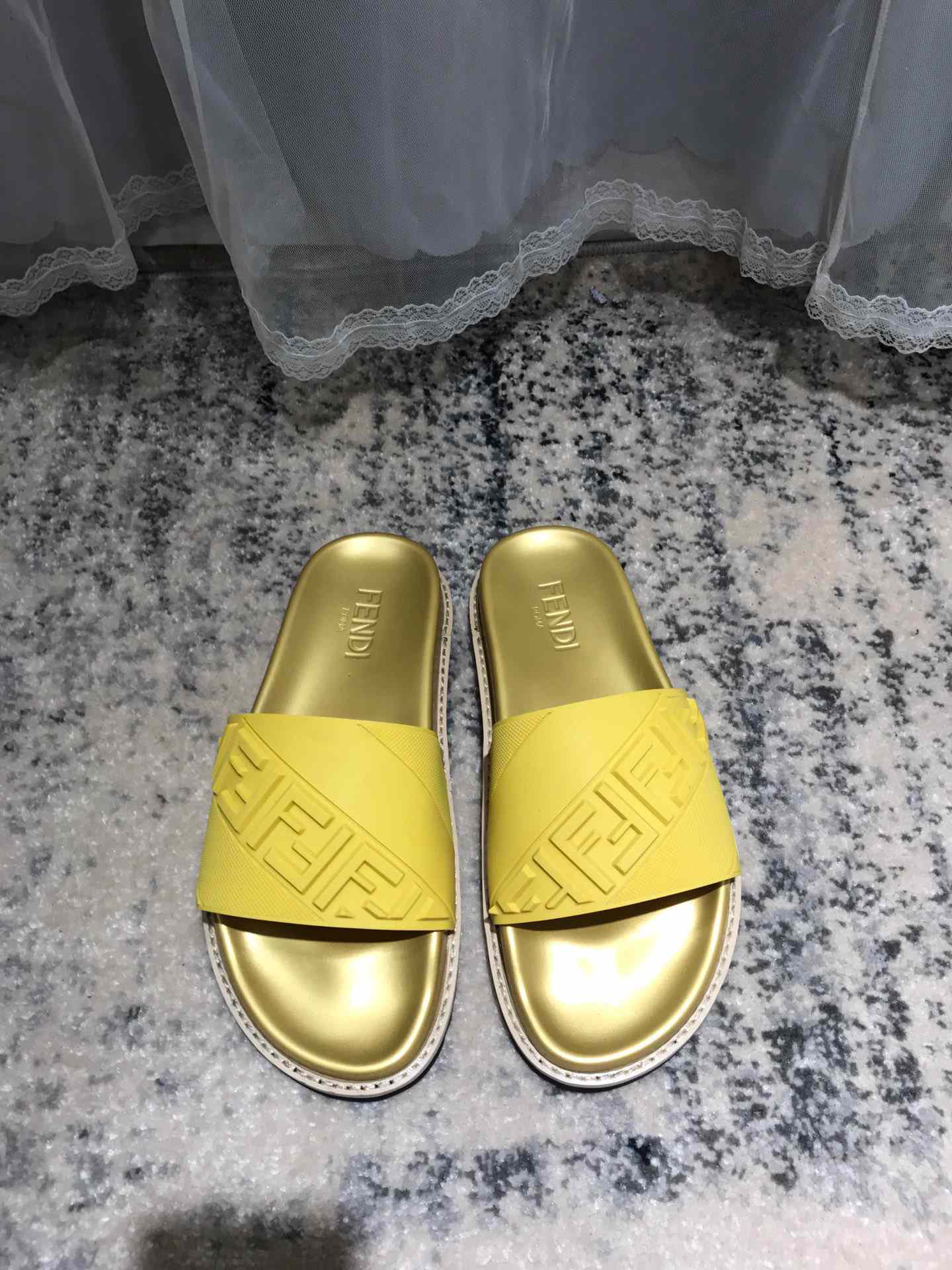 FENDI SLIPPERS 