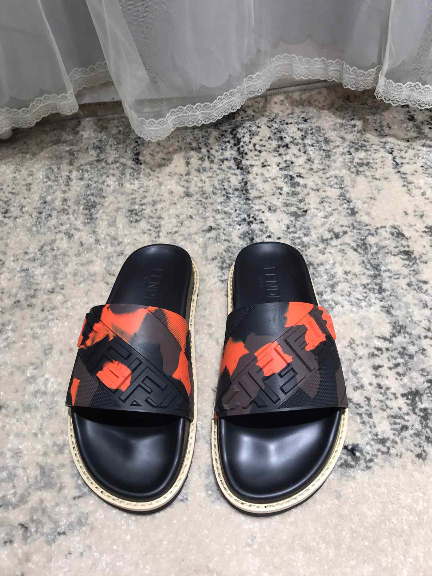 FENDI SLIPPERS 