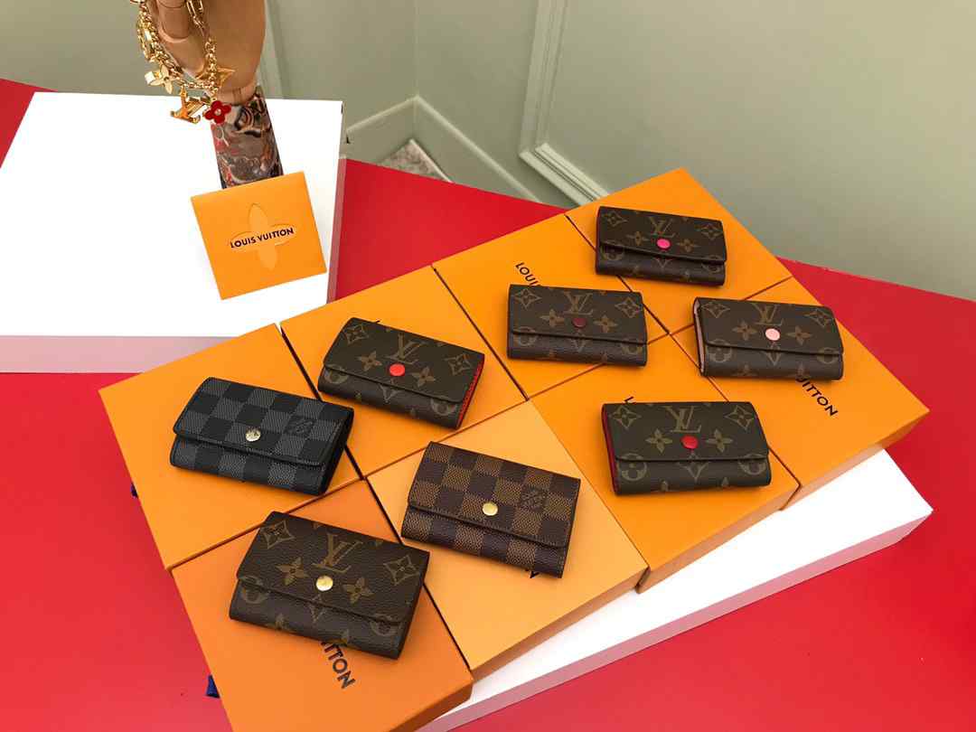 LV WALLET