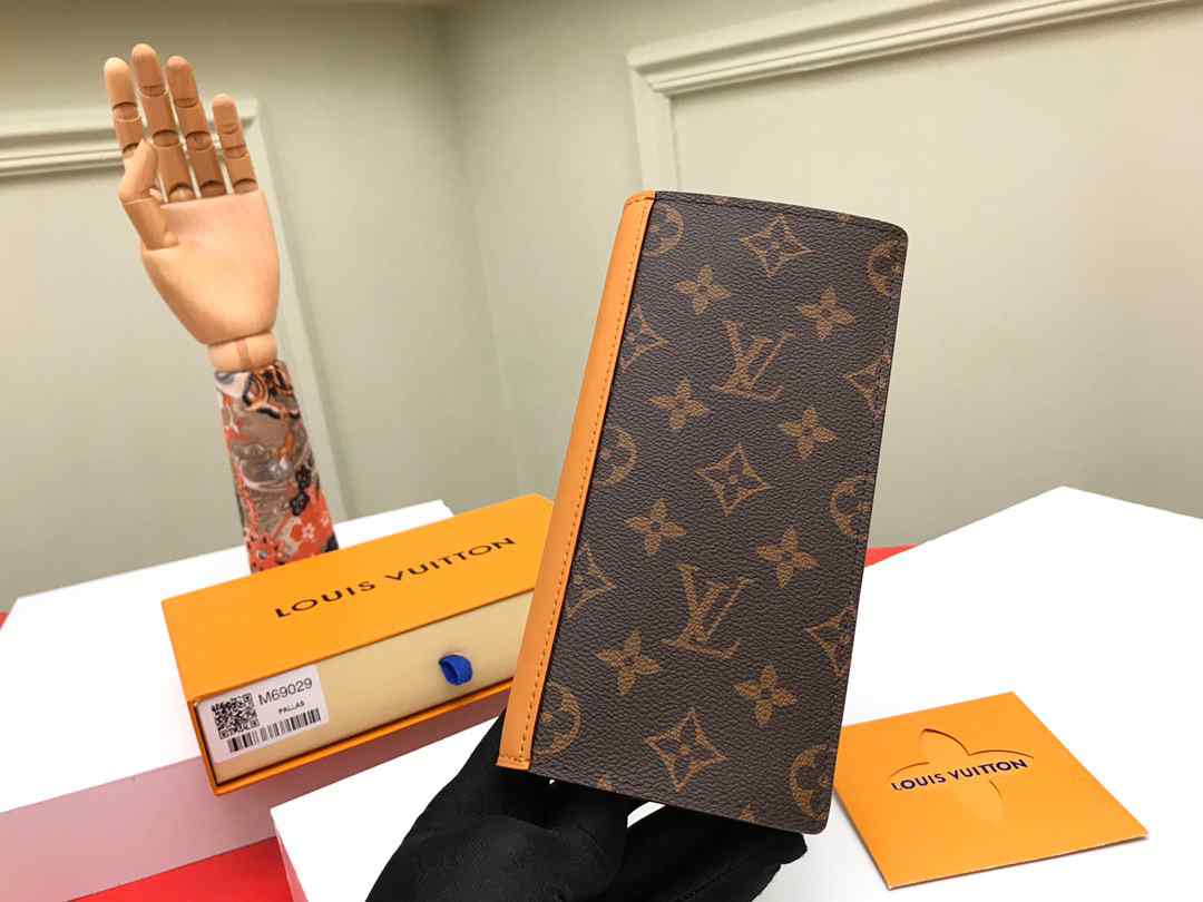 LV WALLET