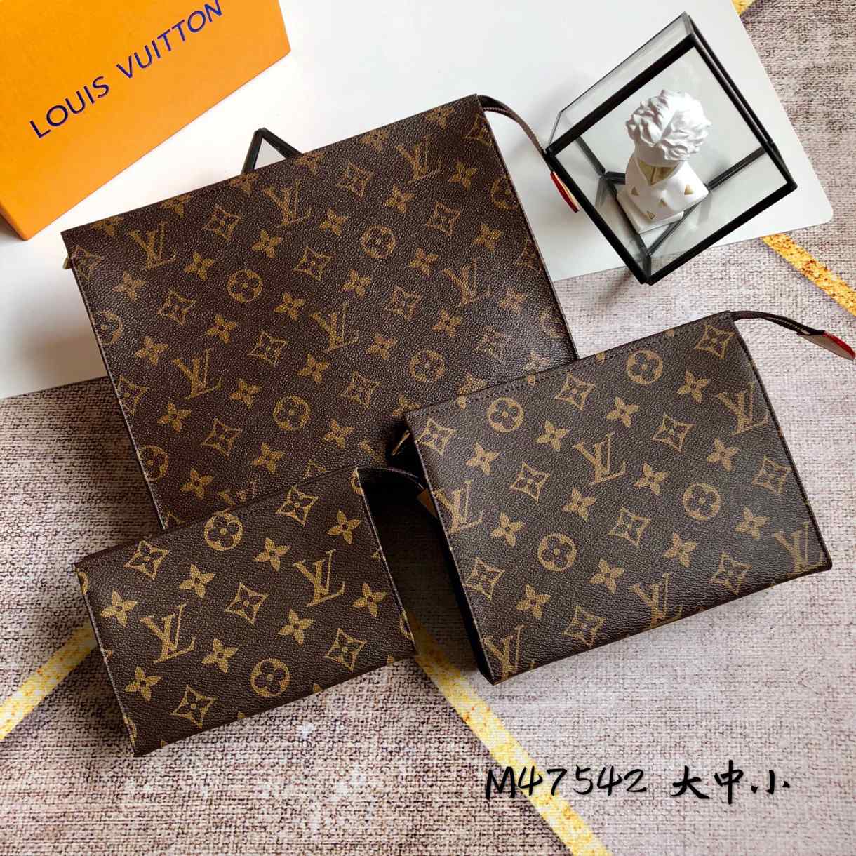 LV WALLET