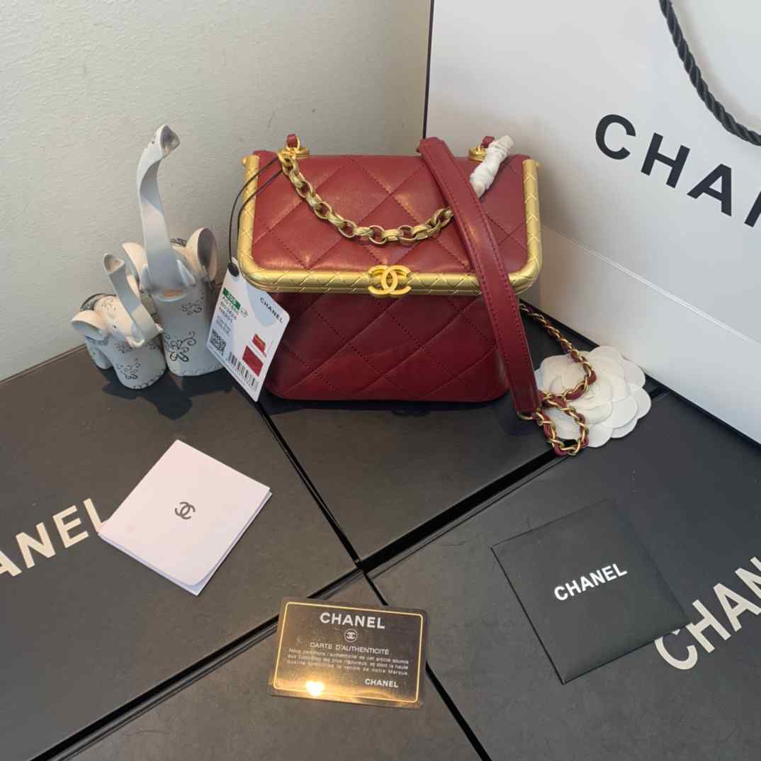 CHANEL HANDBAG