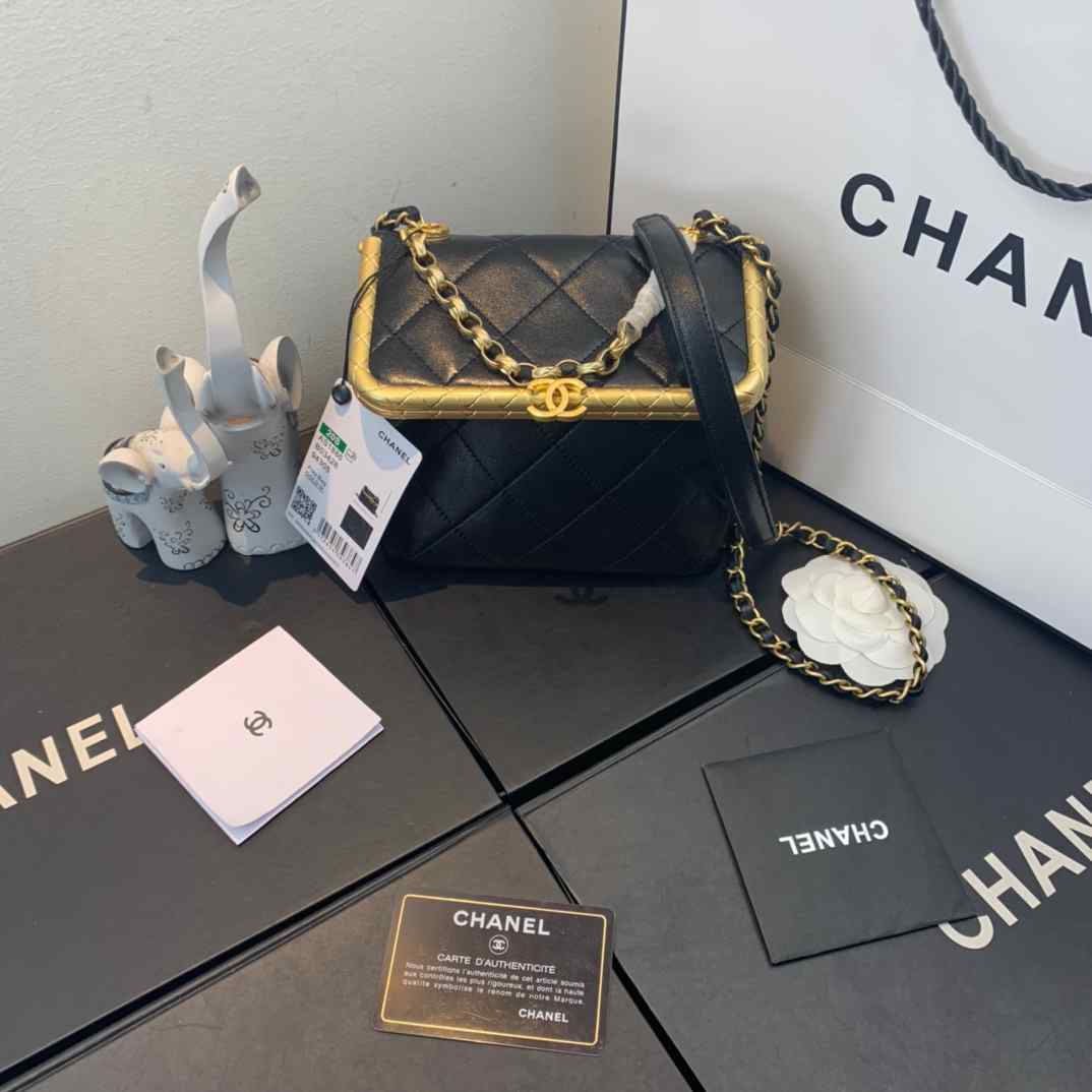 CHANEL HANDBAG