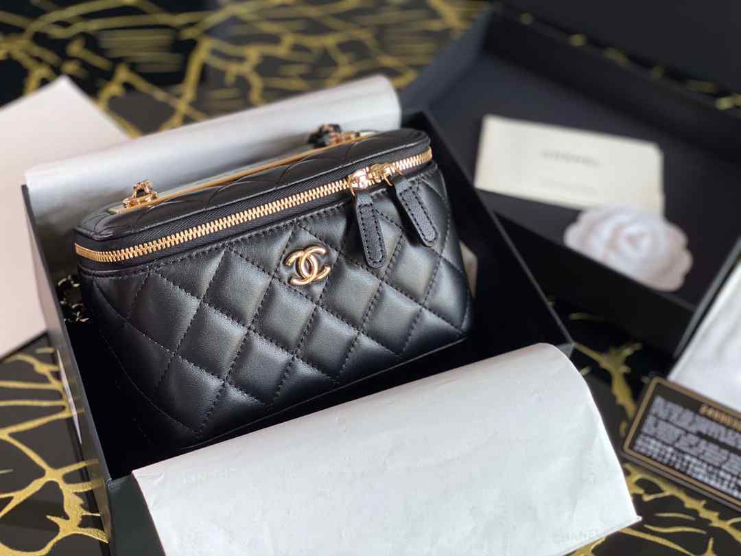 CHANEL HANDBAG