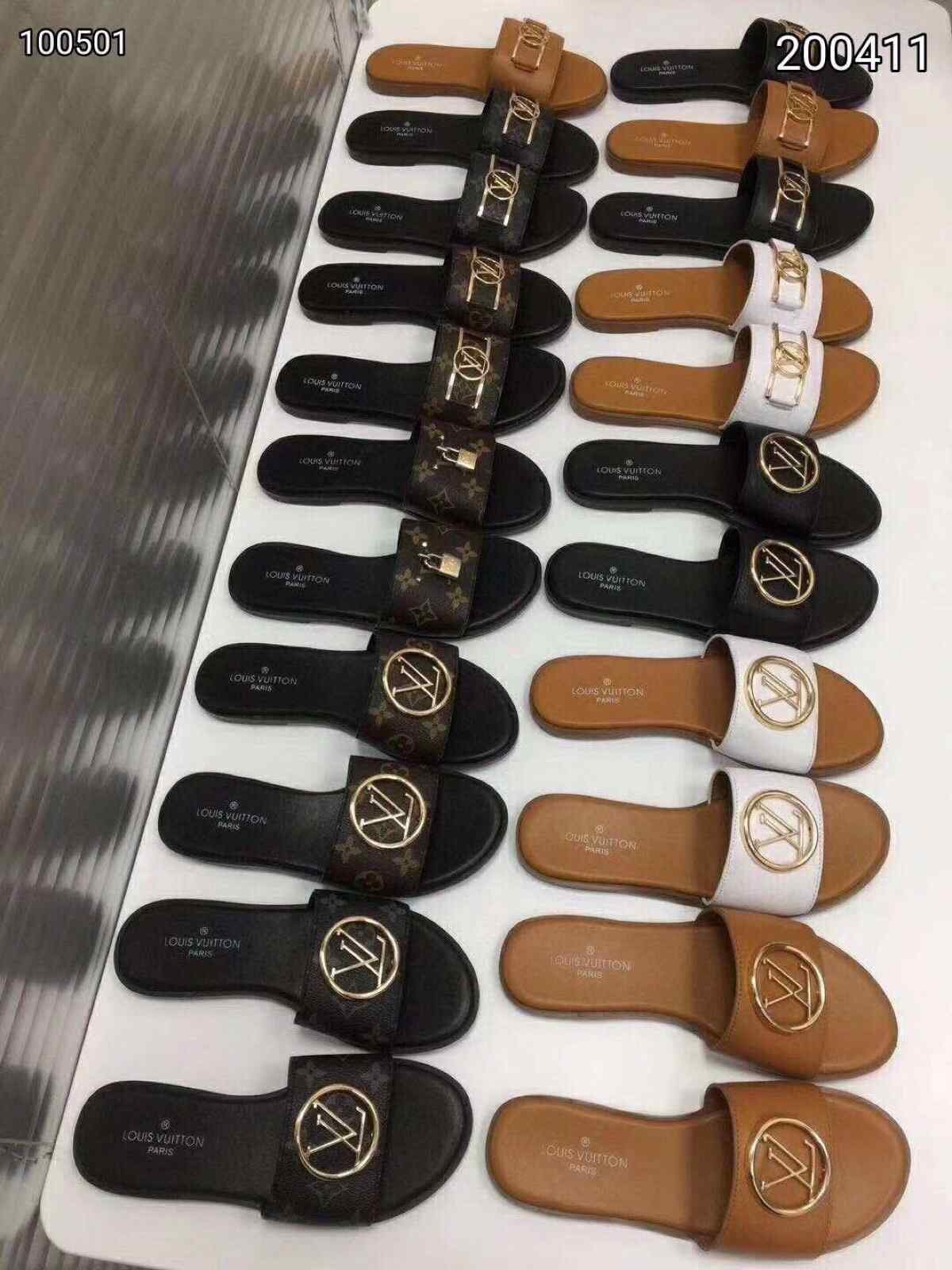 BRAND SLIPPERS