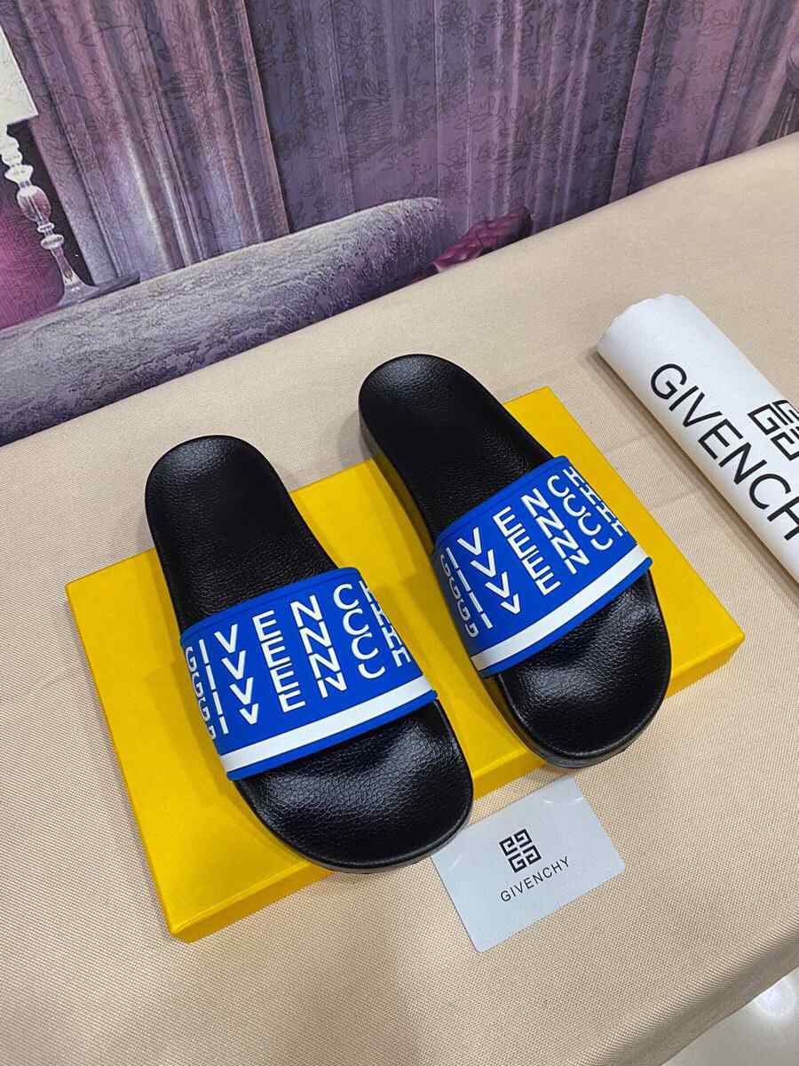 BRAND SLIPPERS