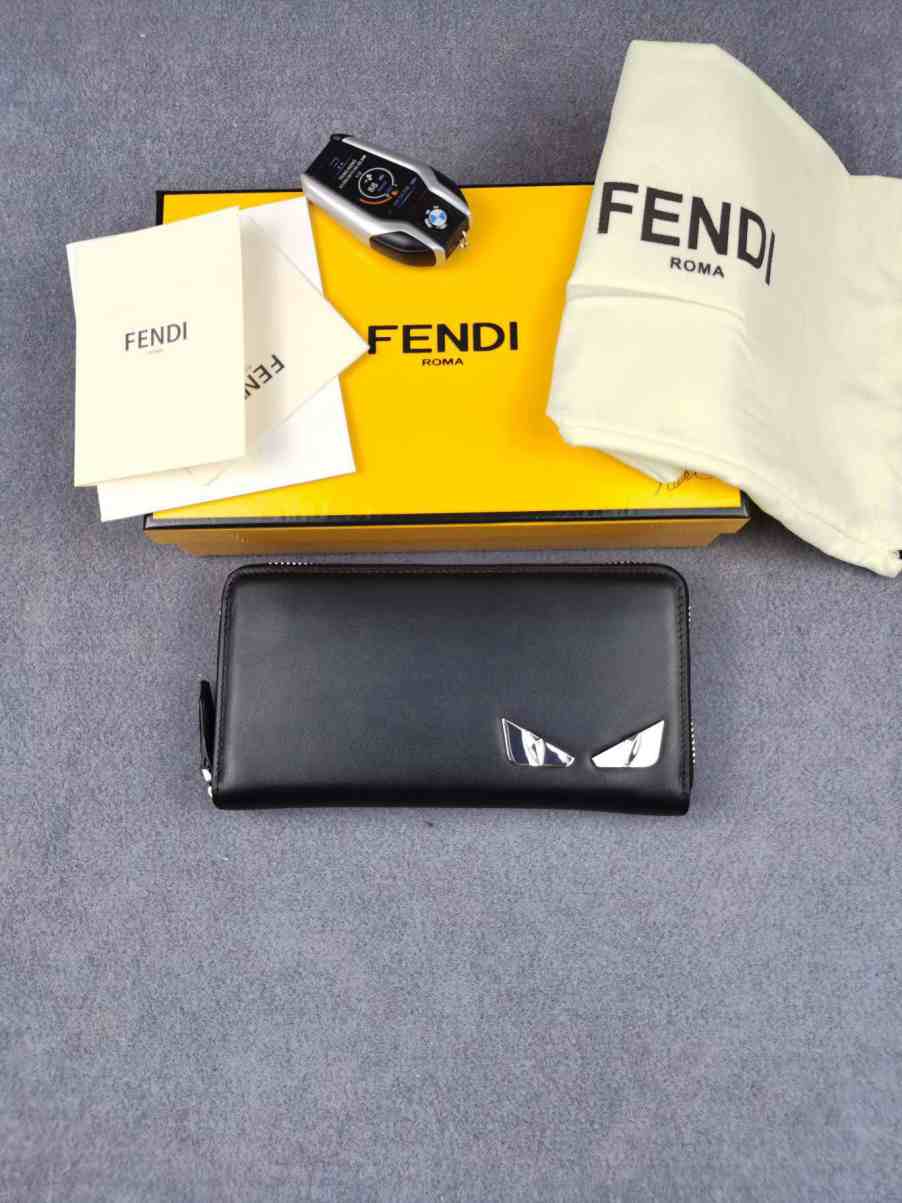 FENDI WALLET