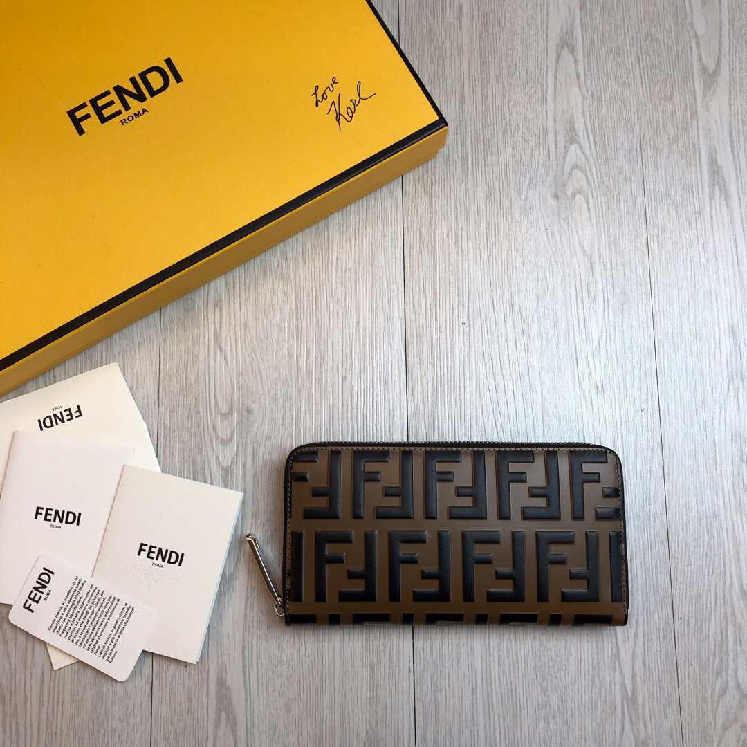 FENDI WALLET