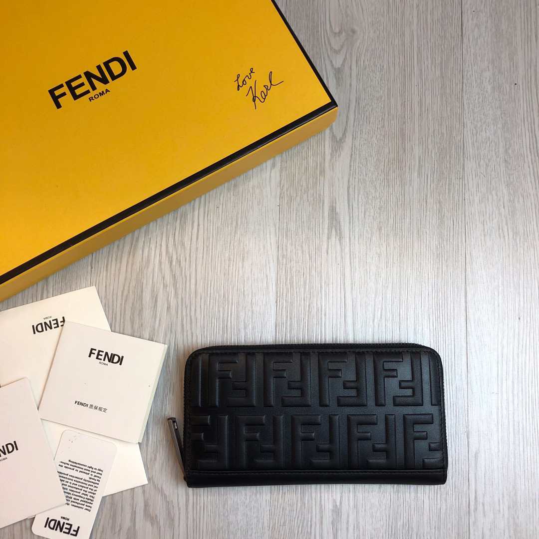 FENDI WALLET