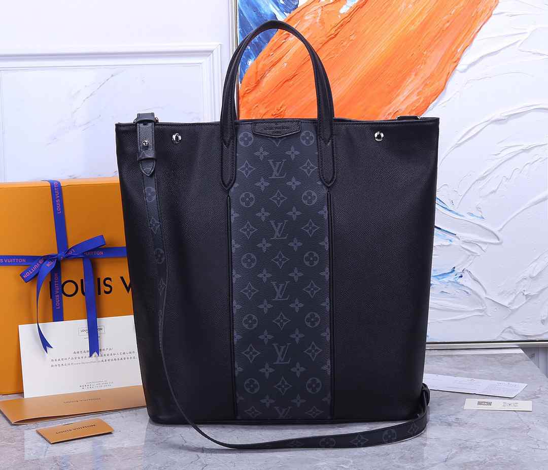 LV MENS BAG Outdoor TOTE M30431 39.0 x 35.0 x 14.5 cm?