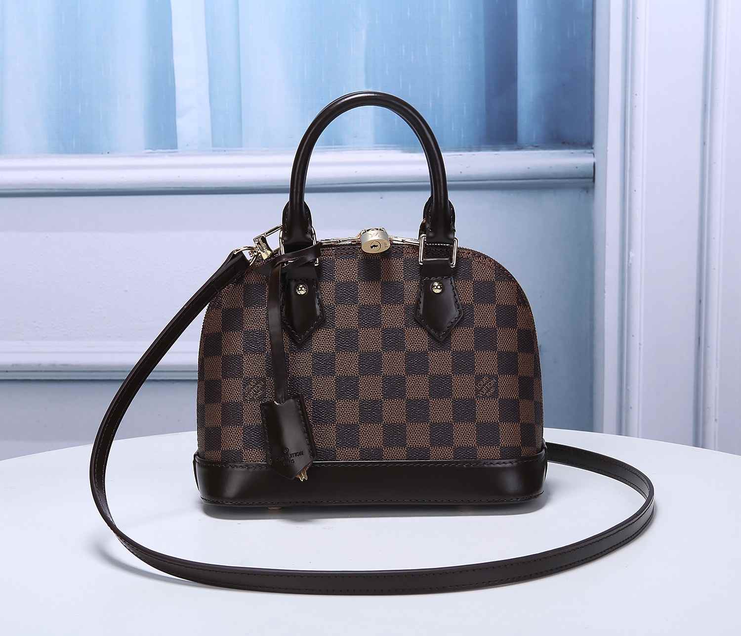 LV ALMA BB M53152 N41221 23.5X17.5X11.5CM