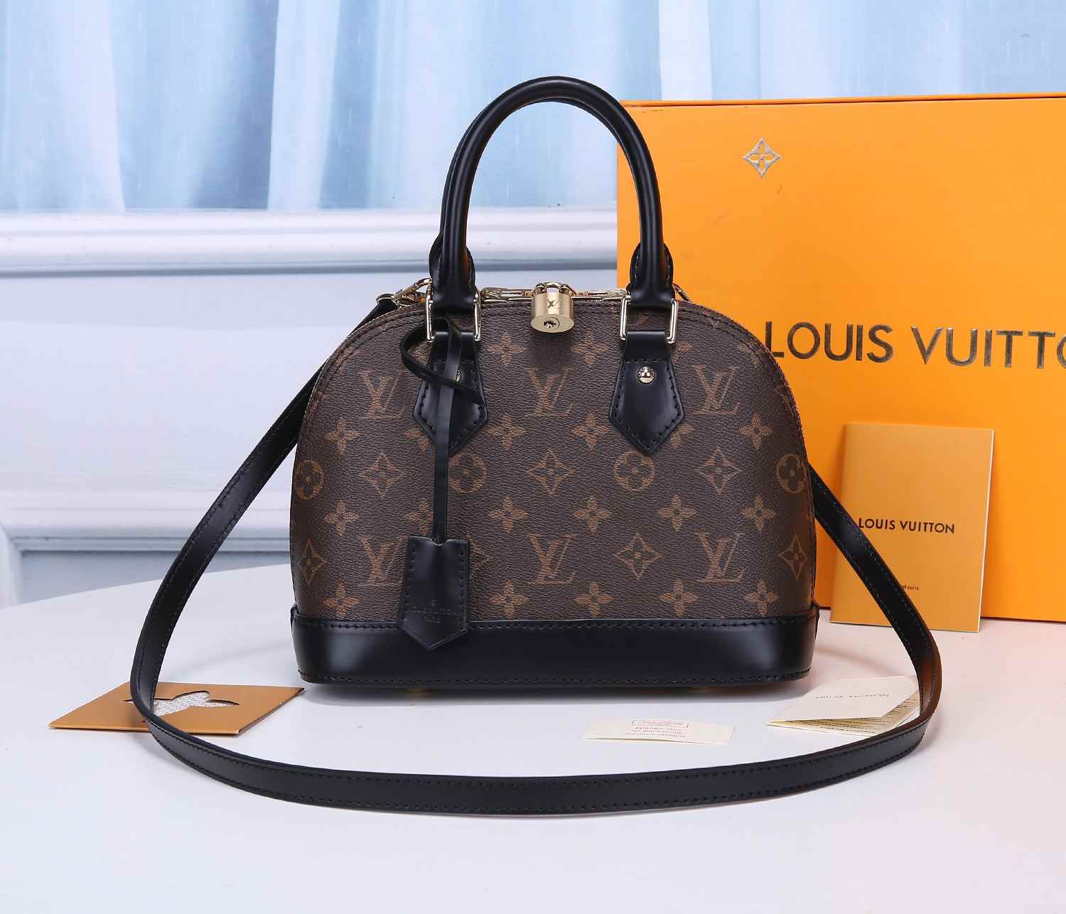 LV ALMA BB M53152 N41221 23.5X17.5X11.5CM