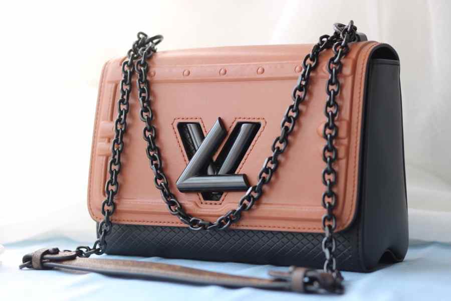 LV NEW TWIST  EPI  HANDBAG  M50320/50280/50282 23.0 x 18 x 8CM