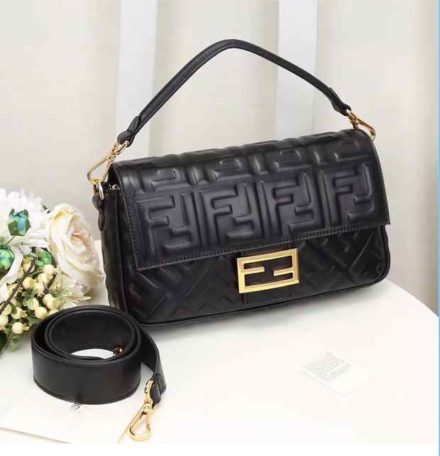 FENDI WOMENS HANDBAG BAGUETTE F0191 SIZE: 26x5x15cm