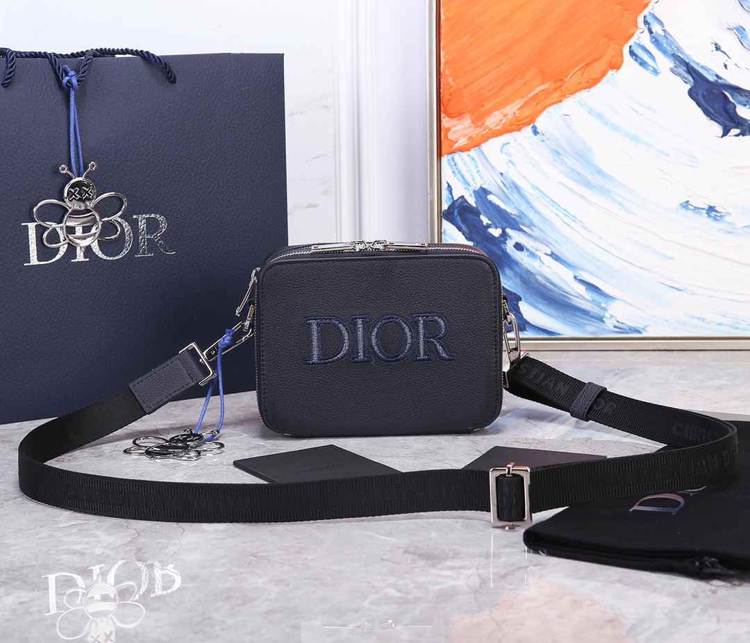 DI0R MENS BAG CD93310 17X 12.5X6CM