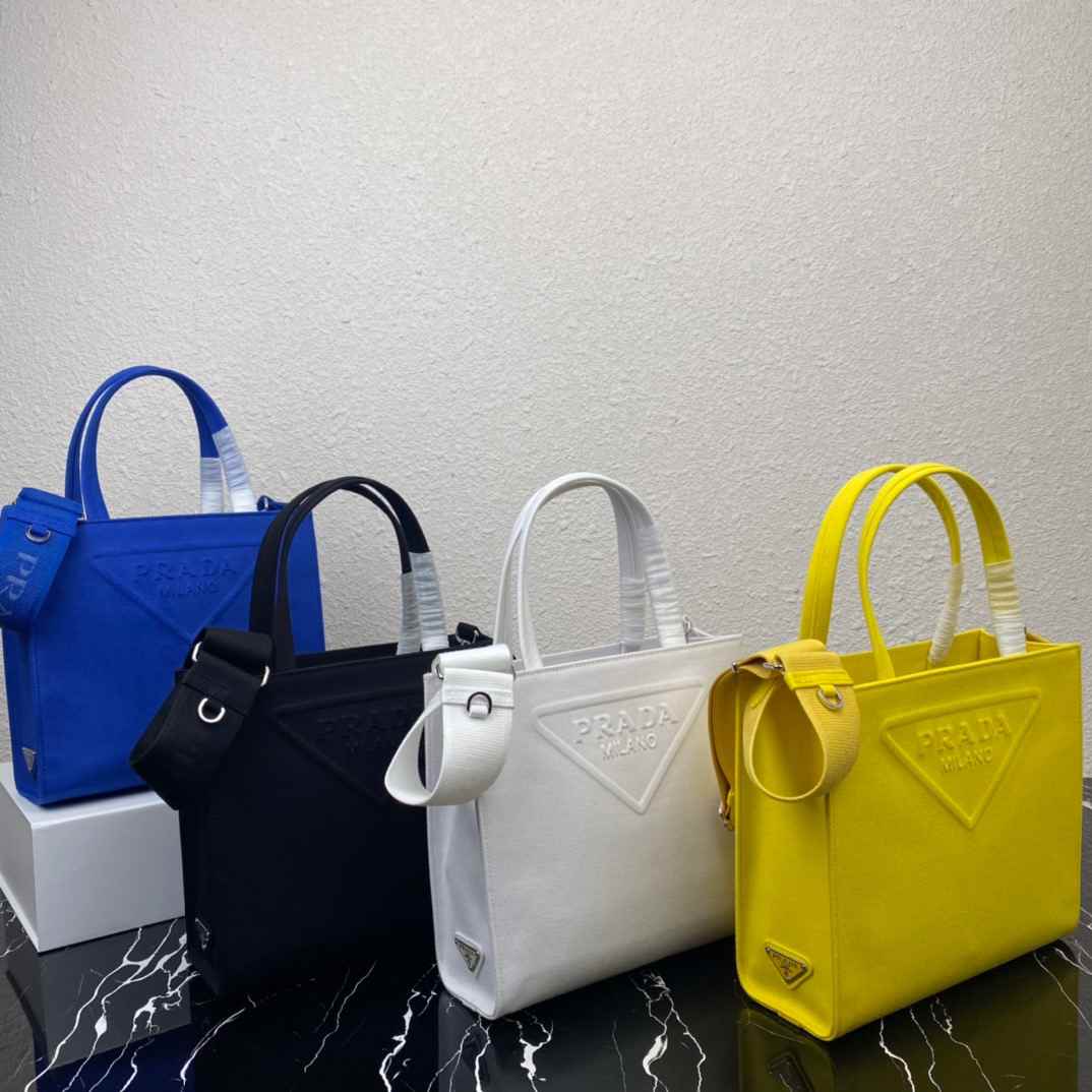 prad@ handbag